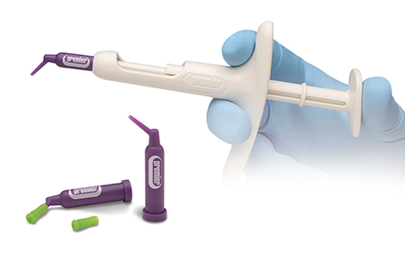 Traxodent_Unit_Dose_Caps-Hand alternate text for this image