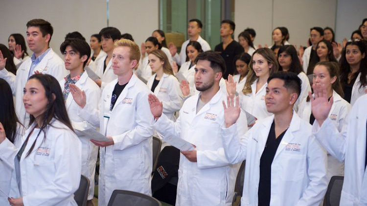 The students taking the oath. (Photo: University of the Pacific)