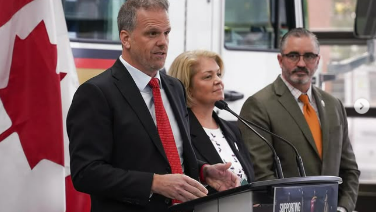 hollad- alternate text for this image