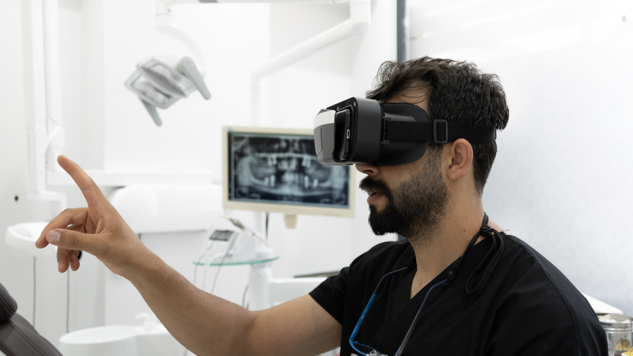 VR-dentistry alternate text for this image