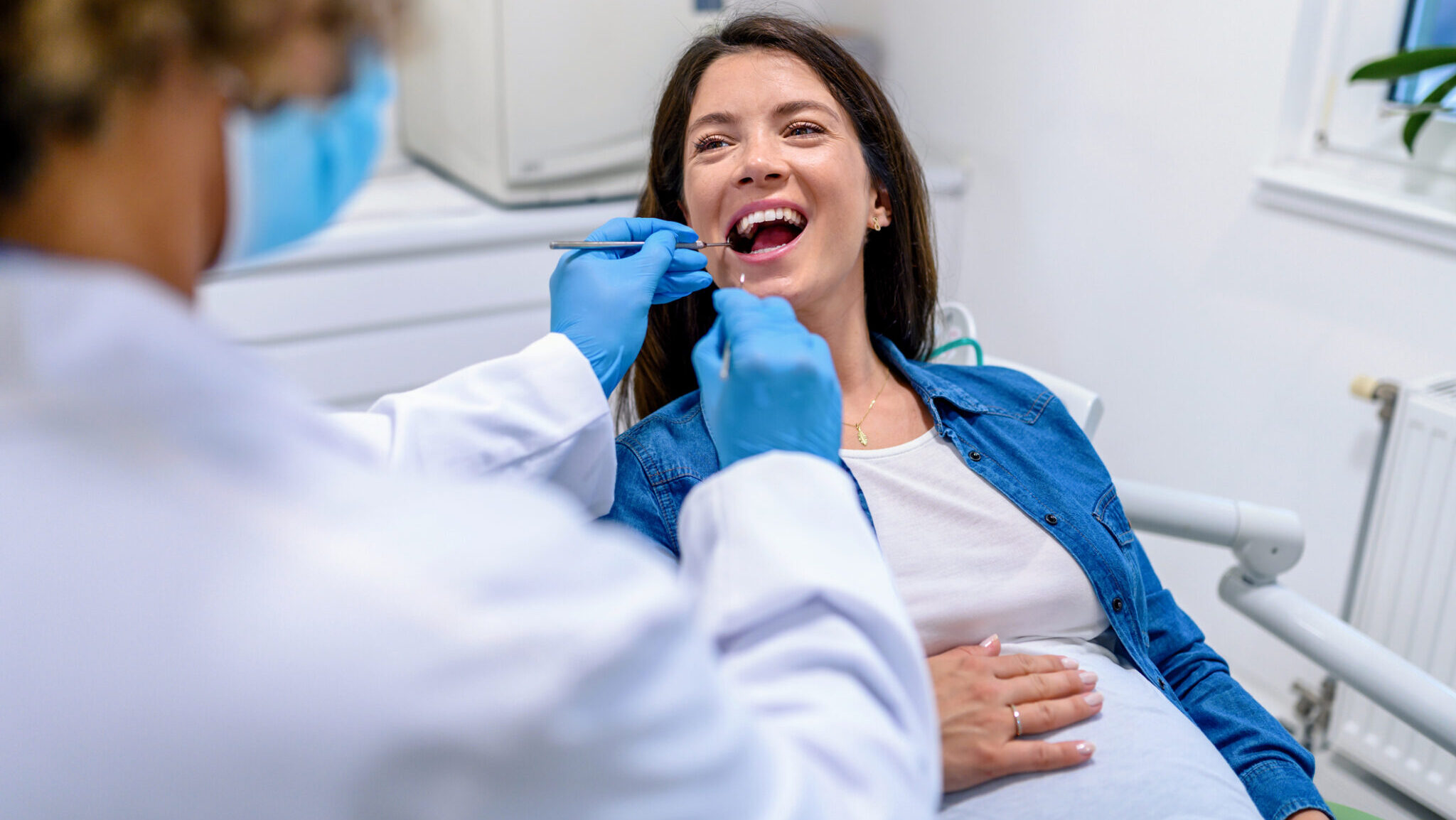Pregnant woman at the dentist